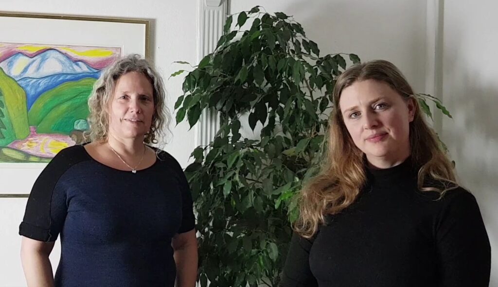 Tali Aviram (t.v.) og Mette Wegmann er tovholdere for Kvindetræf i Køge.